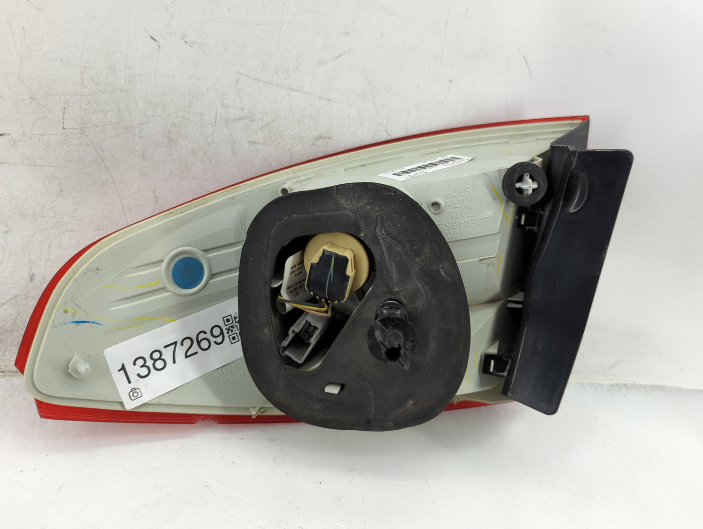2014-2019 Ford Fiesta Tail Light Assembly Passenger Right OEM P/N:D2BB-13405-BB Fits Fits 2014 2015 2016 2017 2018 2019 OEM
