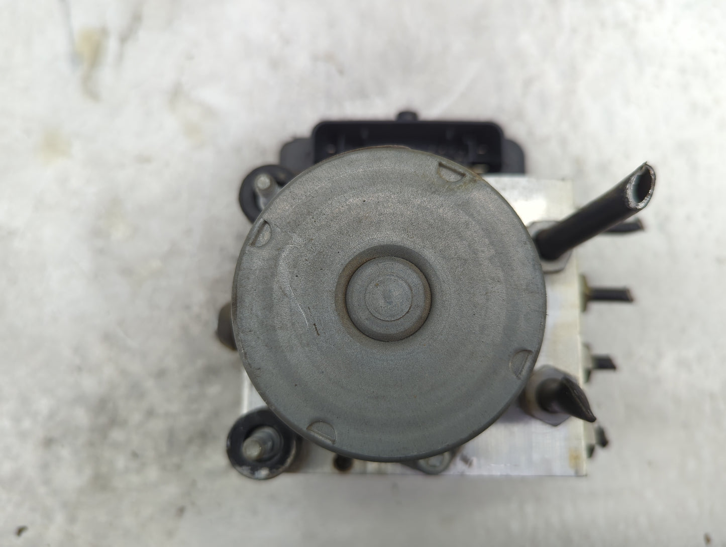 2013-2014 Ford Flex ABS Pump Control Module Replacement P/N:DA83-2C405-B Fits Fits 2013 2014 OEM Used Auto Parts - Oemusedau