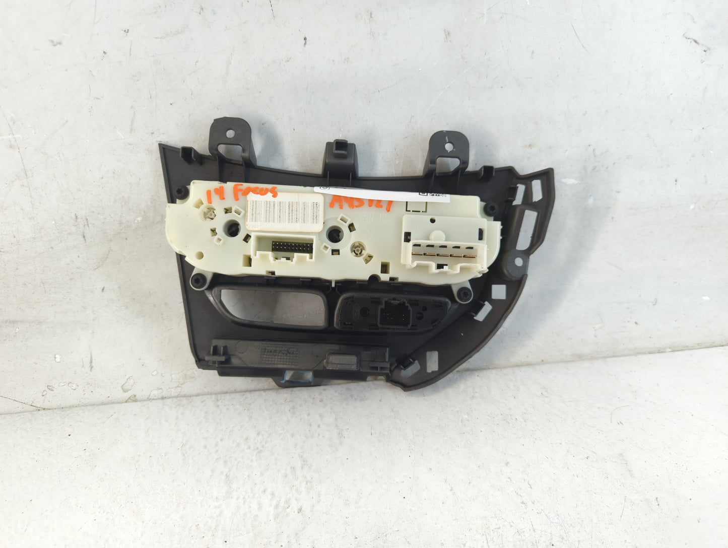 2013-2014 Ford Focus Climate Control Module Temperature AC/Heater Replacement P/N:CM5T-19980-AE Fits Fits 2013 2014 OEM Used