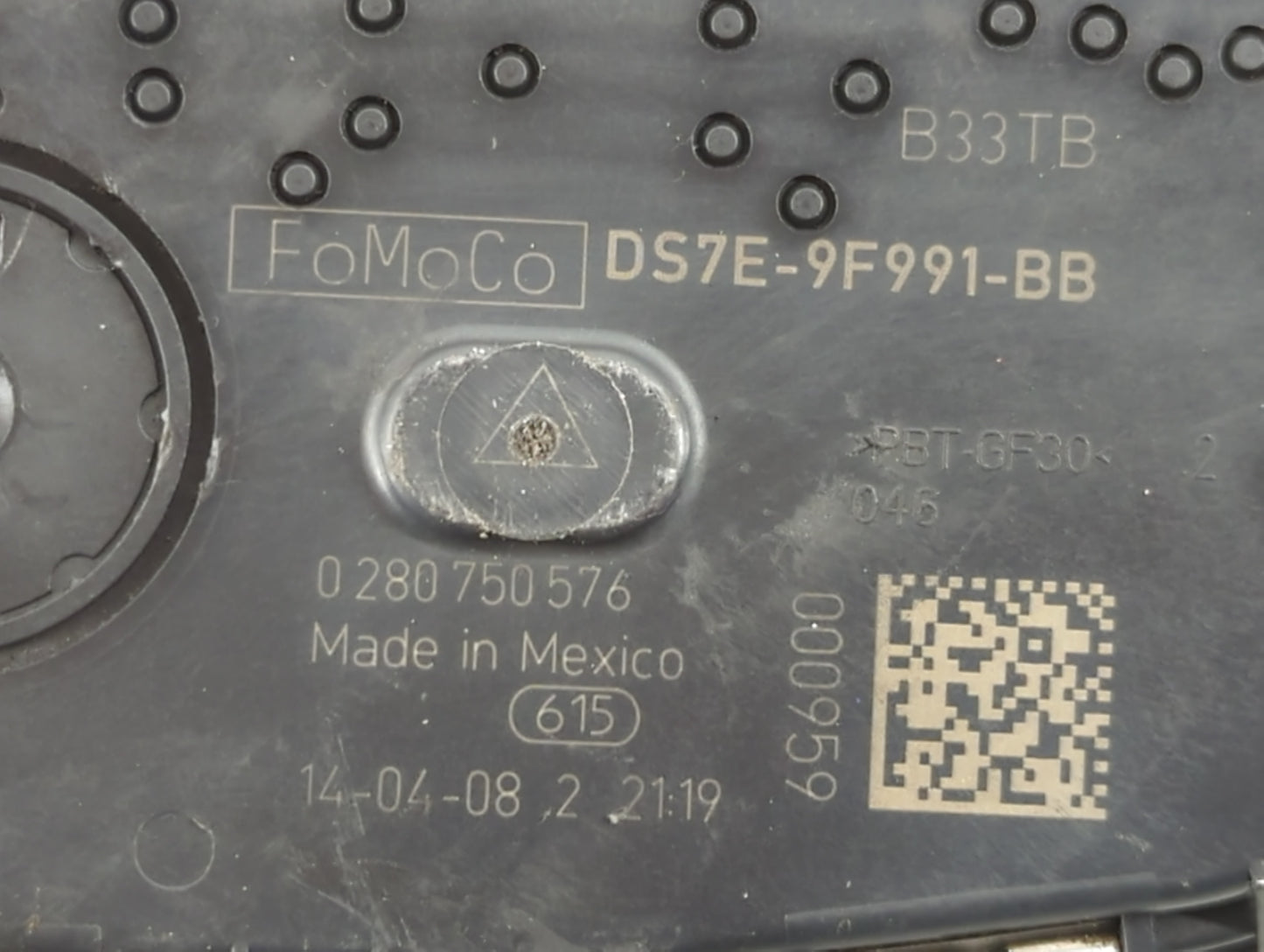 2014-2018 Ford Focus Throttle Body P/N:DS7E-9F991-BB Fits Fits 2014 2015 2016 2017 2018 2019 2020 2021 2022 OEM Used Auto Pa