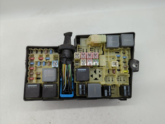 2012-2014 Ford Focus Fusebox Fuse Box Panel Relay Module P/N:AV6T-14A067-AD AV6T-14A067-AC, P2294037 Fits Fits 2012 2013 2014 OEM Used Auto Parts