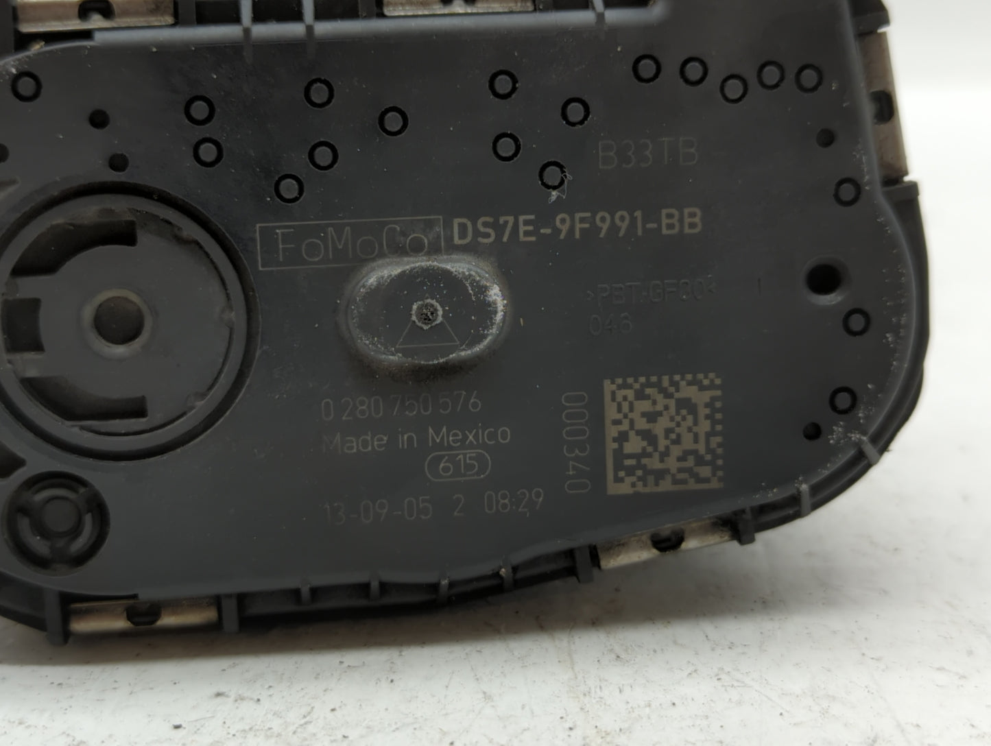 2014-2018 Ford Focus Throttle Body P/N:DS7E-9F991-BB Fits Fits 2014 2015 2016 2017 2018 2019 OEM Used Auto Parts - Oemusedau