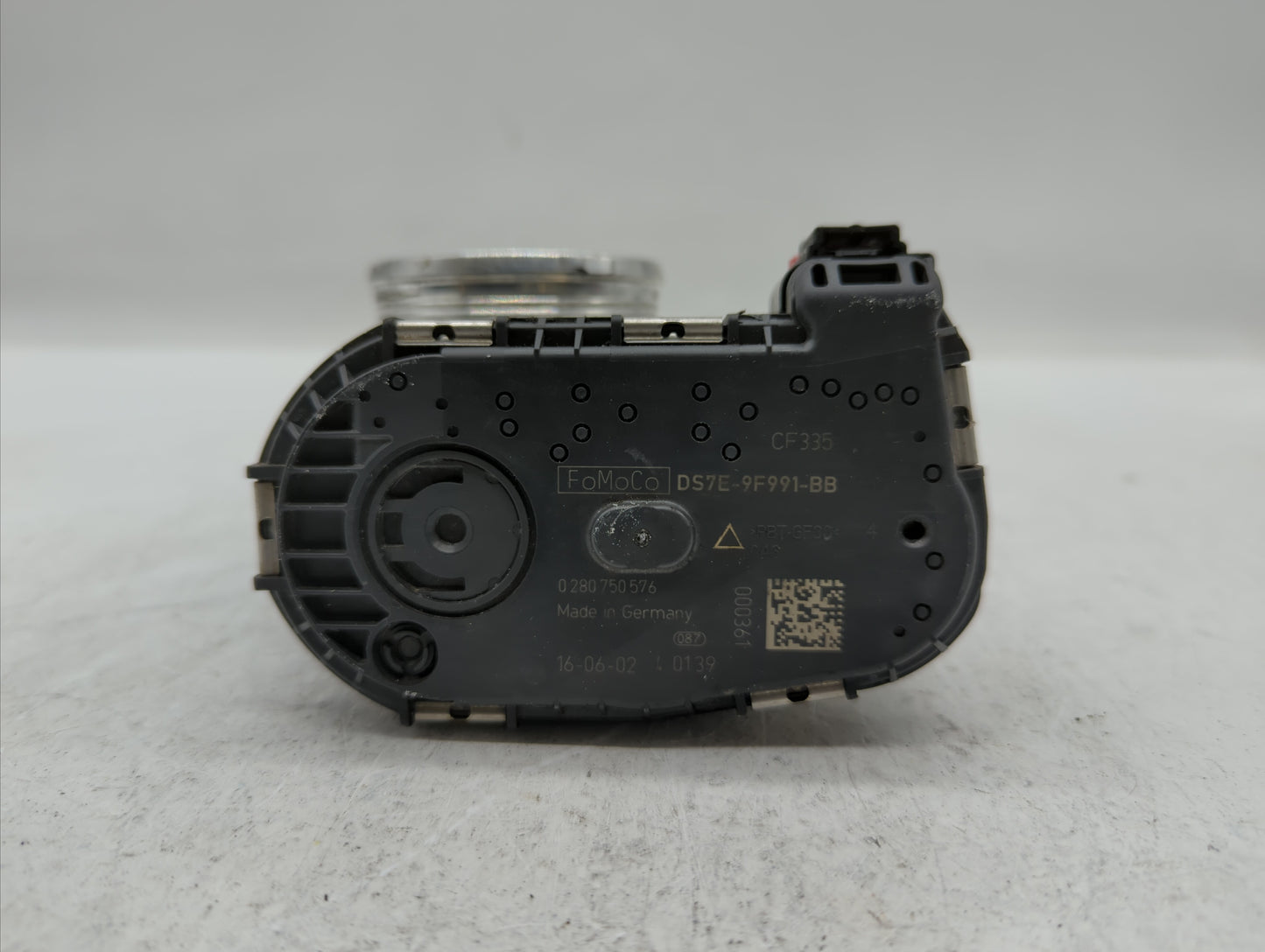 2014-2018 Ford Focus Throttle Body P/N:DS7E-9F991-BB Fits Fits 2014 2015 2016 2017 2018 2019 OEM Used Auto Parts - Oemusedau