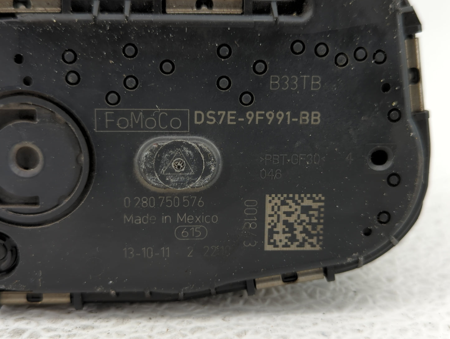 2014-2018 Ford Focus Throttle Body P/N:DS7E-9F991-BB Fits Fits 2014 2015 2016 2017 2018 2019 OEM Used Auto Parts - Oemusedau