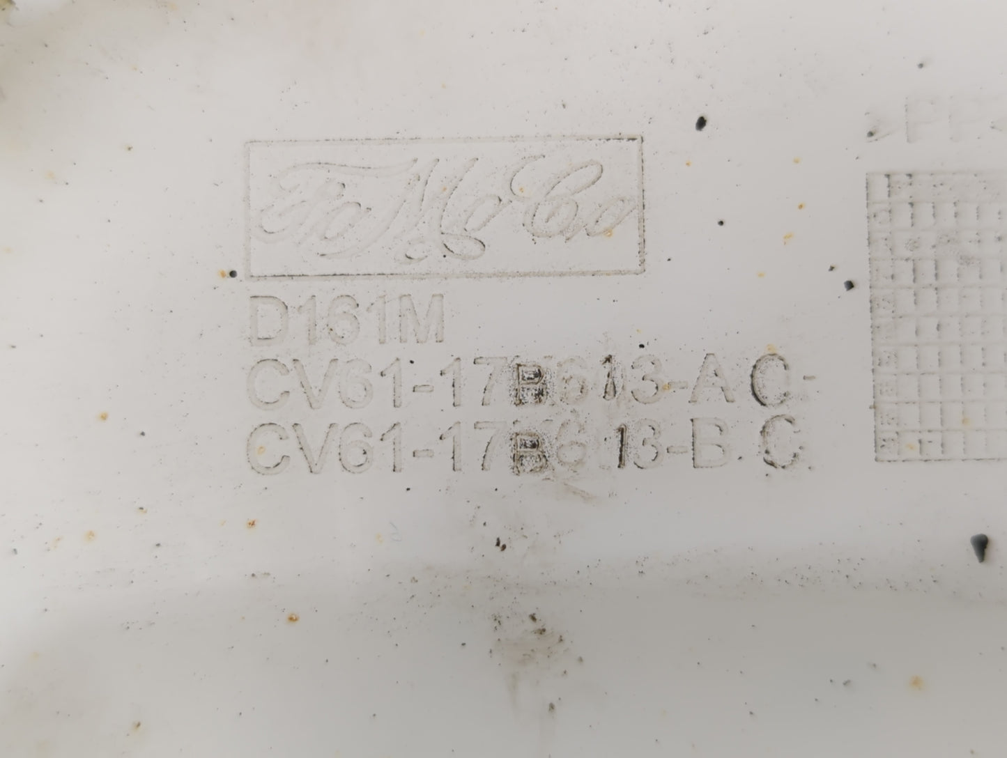 2012-2018 Ford Focus Windshield Washer Fluid Reservoir Bottle Oem - Oemusedautoparts1.com