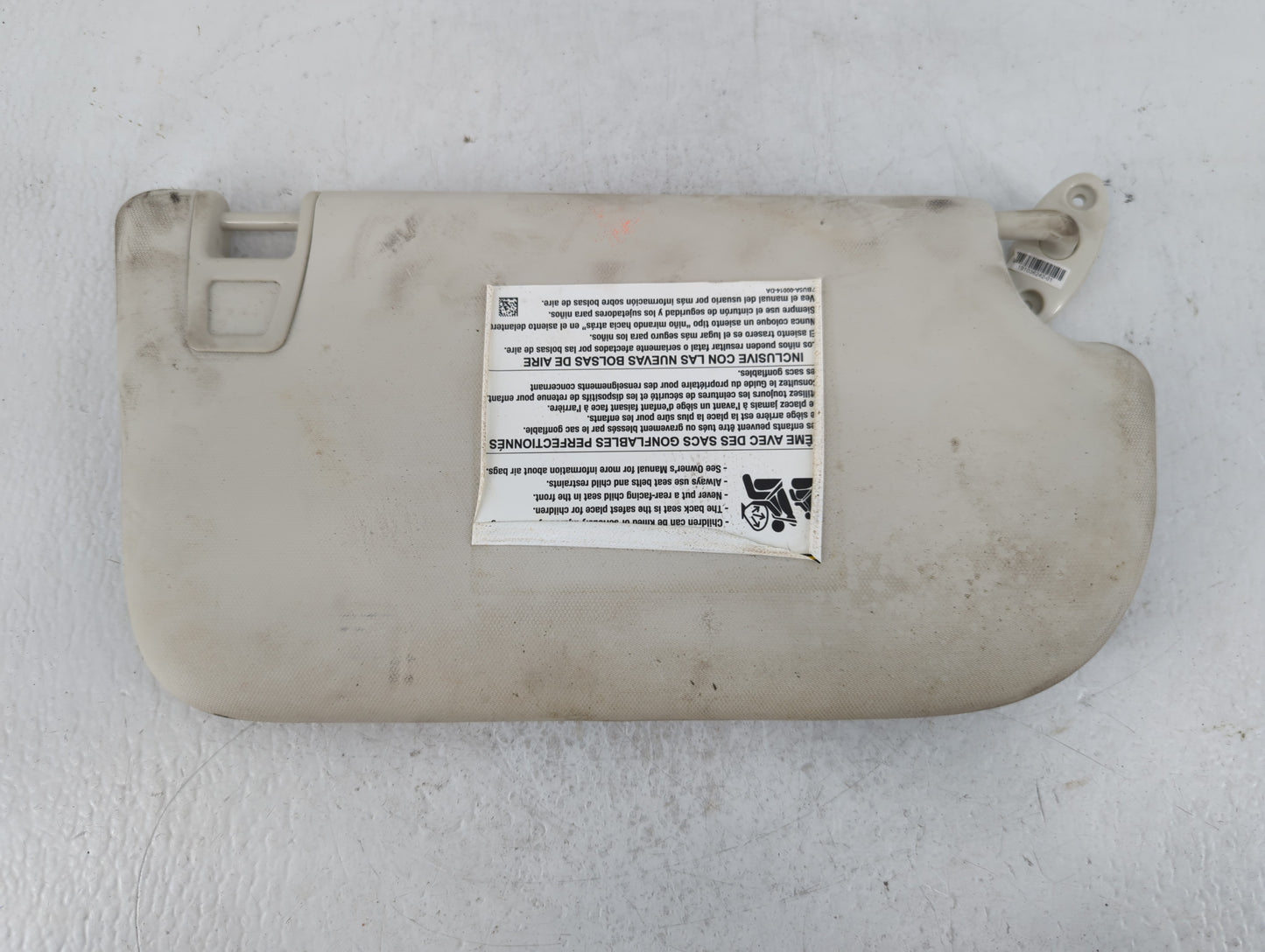 2013-2018 Ford Focus Sun Visor Shade Replacement Driver Left Mirror Fits Fits 2013 2014 2015 2016 2017 2018 OEM Used Auto Pa