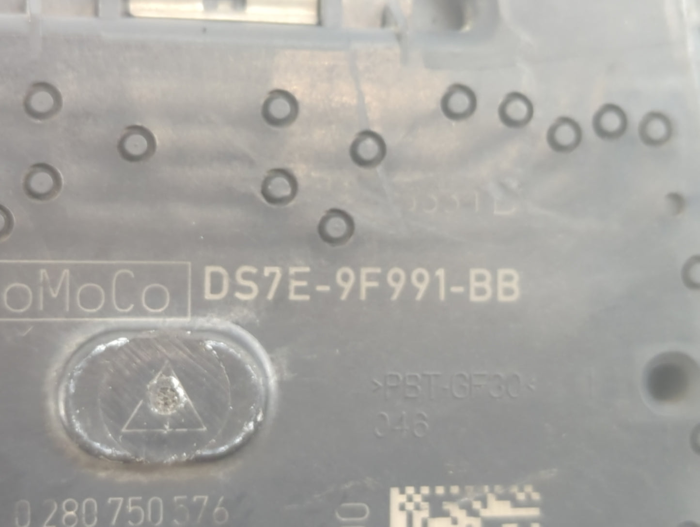 2014-2018 Ford Focus Throttle Body P/N:DS7E-9F991-BB Fits Fits 2014 2015 2016 2017 2018 2019 2020 2021 2022 OEM Used Auto Pa