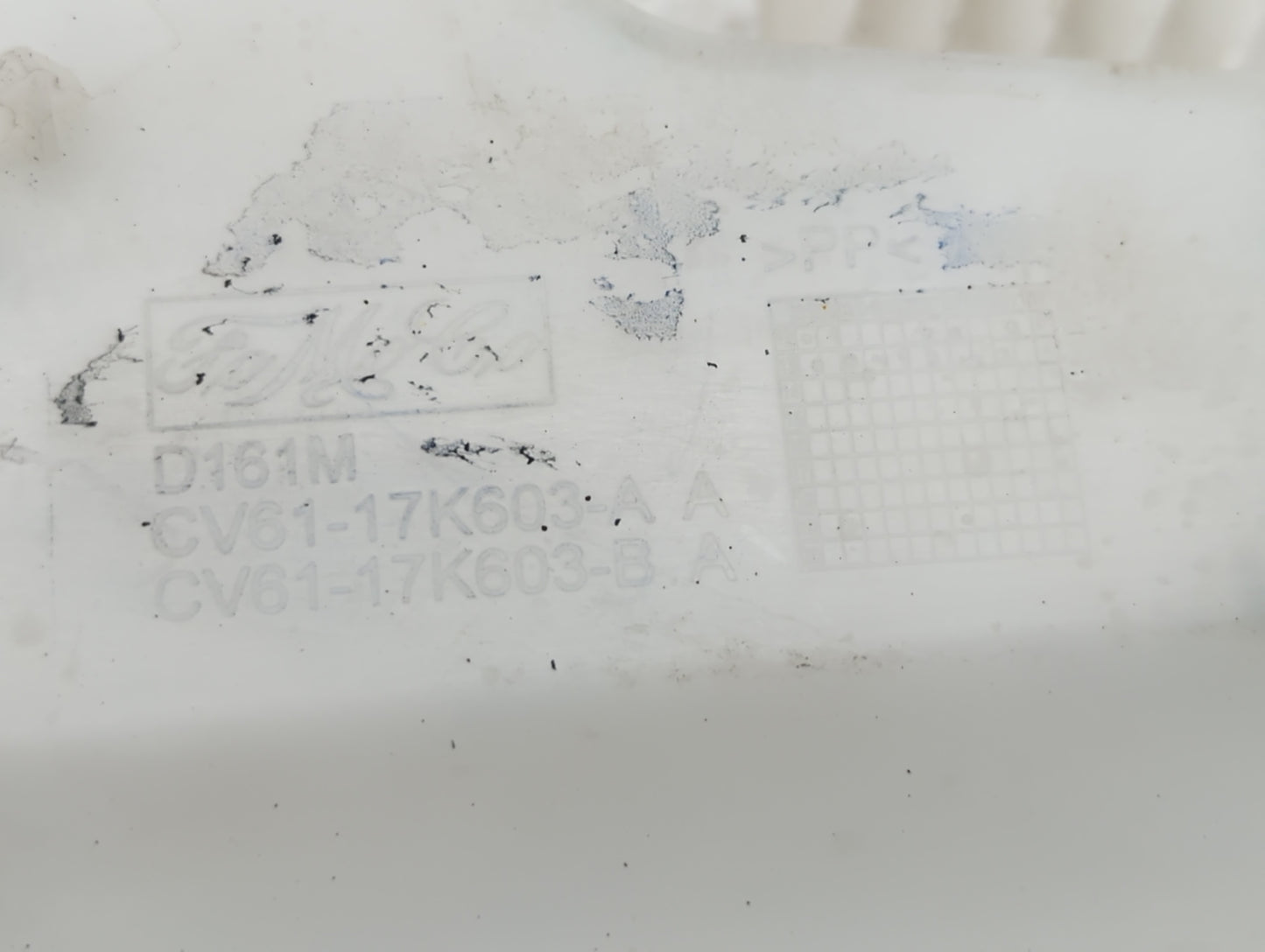 2012-2018 Ford Focus Windshield Washer Fluid Reservoir Bottle Oem - Oemusedautoparts1.com