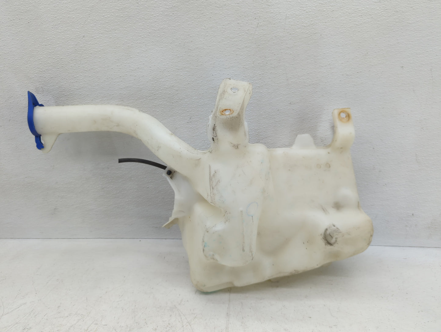 2013-2014 Ford Fusion Windshield Washer Fluid Reservoir Bottle Oem - Oemusedautoparts1.com