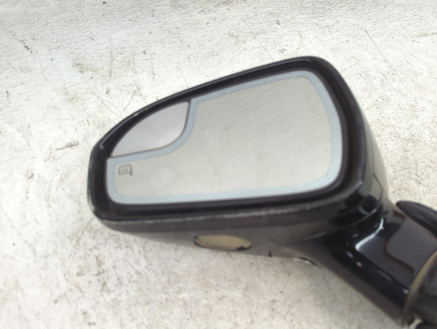 2013-2014 Ford Fusion Driver Side View Mirror - Left Door Mirror OEM Used - Oemusedautoparts1.com