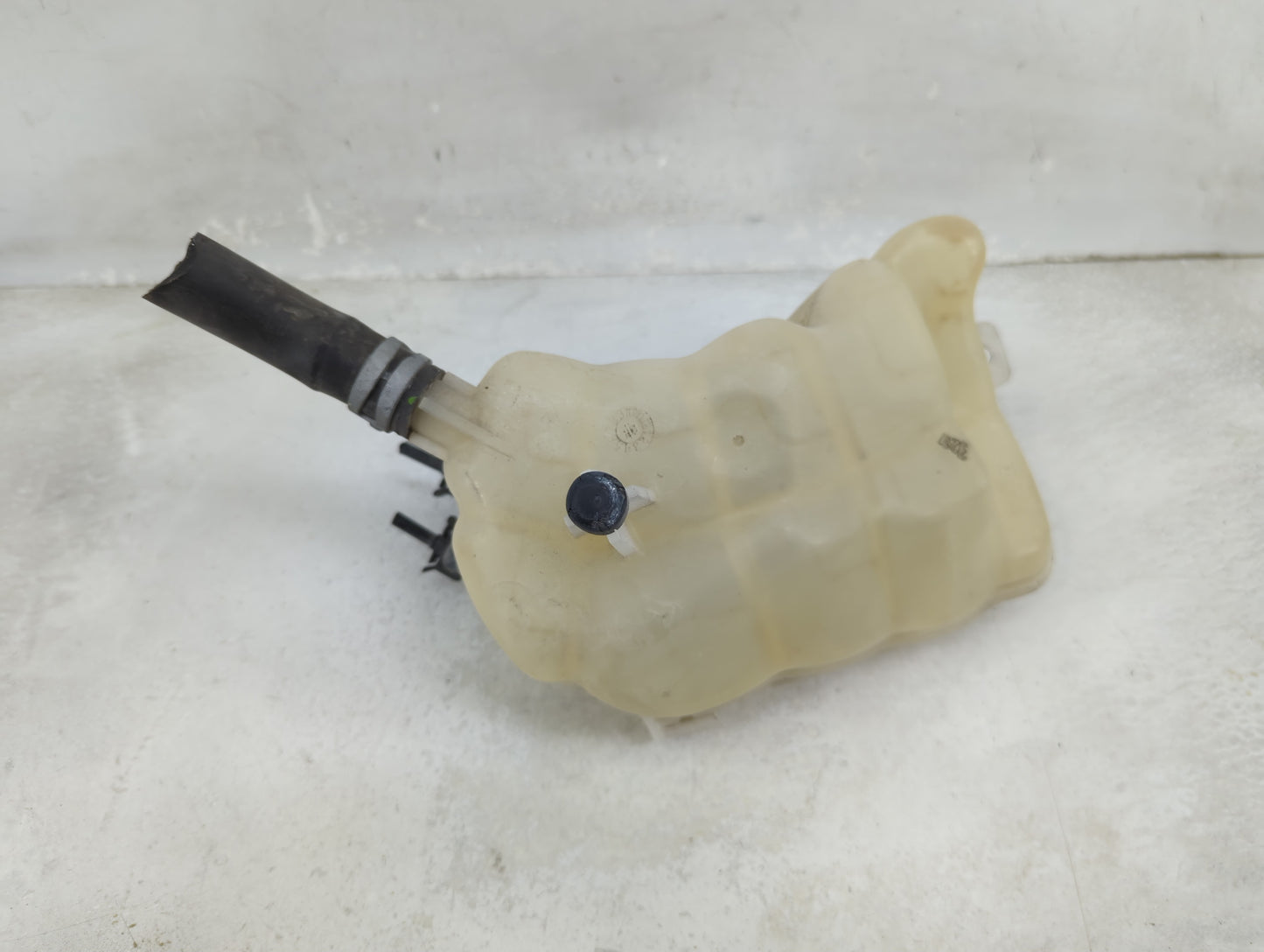 2013-2016 Ford Fusion Radiator Coolant Overflow Expansion Tank Bottle 1459280 - Oemusedautoparts1.com
