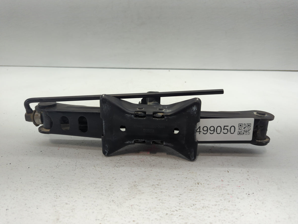 2014 Ford Fusion Spare Scissor Car Jack 499050 - Oemusedautoparts1.com