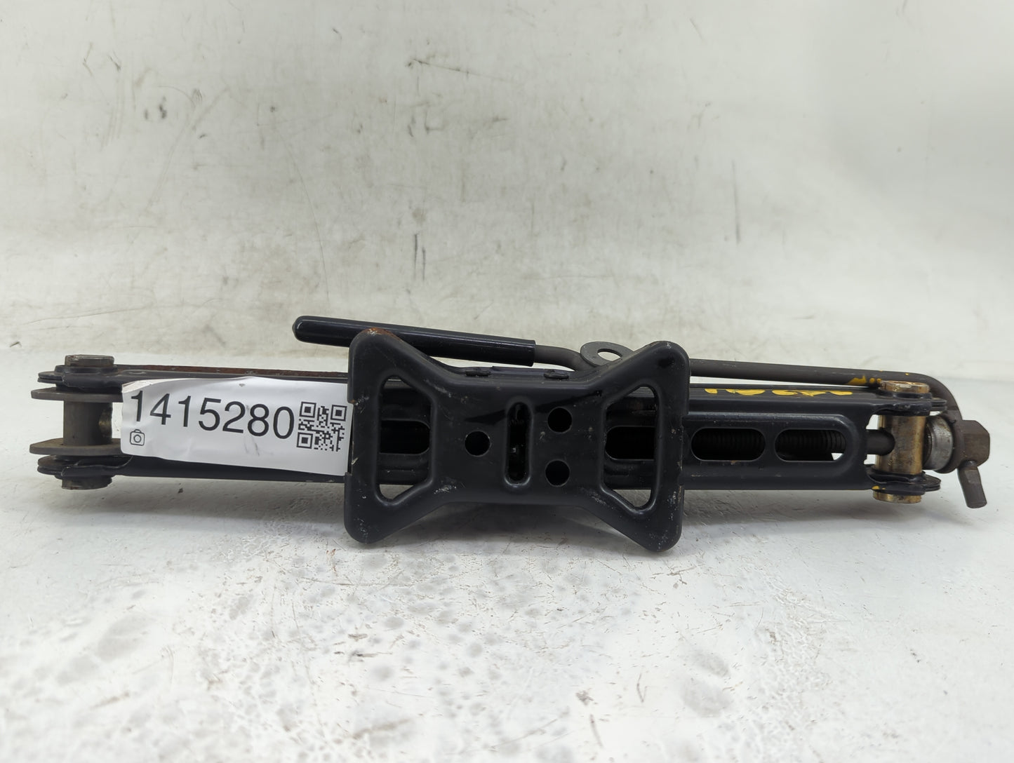2014 Ford Mustang Spare Scissor Car Jack 1415280 - Oemusedautoparts1.com