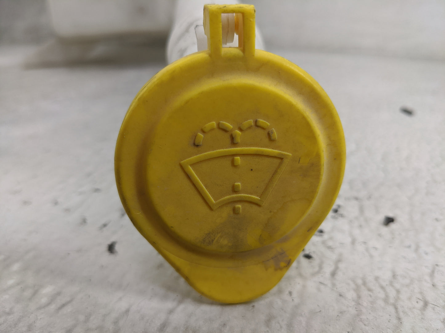 2010-2014 Ford Mustang Windshield Washer Fluid Reservoir Bottle Oem 1477236 - Oemusedautoparts1.com