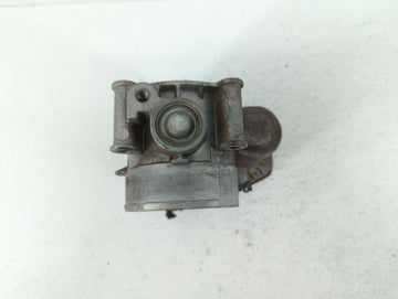 2011-2017 Ford Mustang Throttle Body P/N:AT4E-9F991-EJ AT4E-EH, AT4E-EF Fits Fits 2011 2012 2013 2014 2015 2016 2017 2018 2019 OEM Used Auto Parts