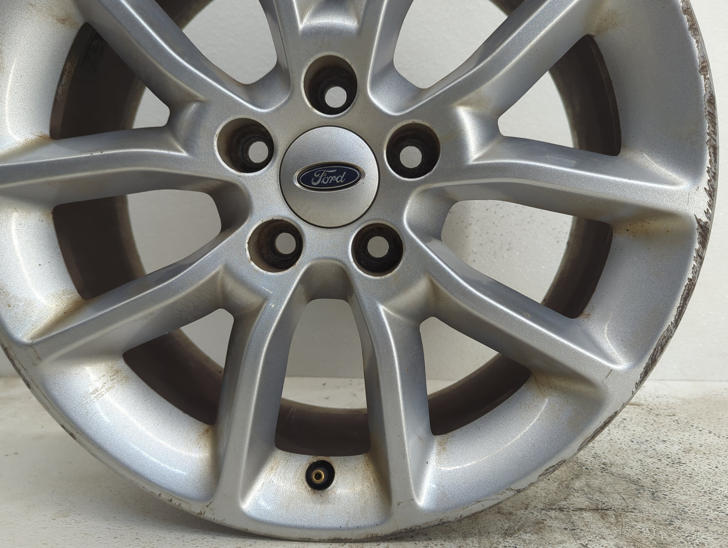 2013-2015 Ford Taurus Oem Wheel Rim - Oemusedautoparts1.com
