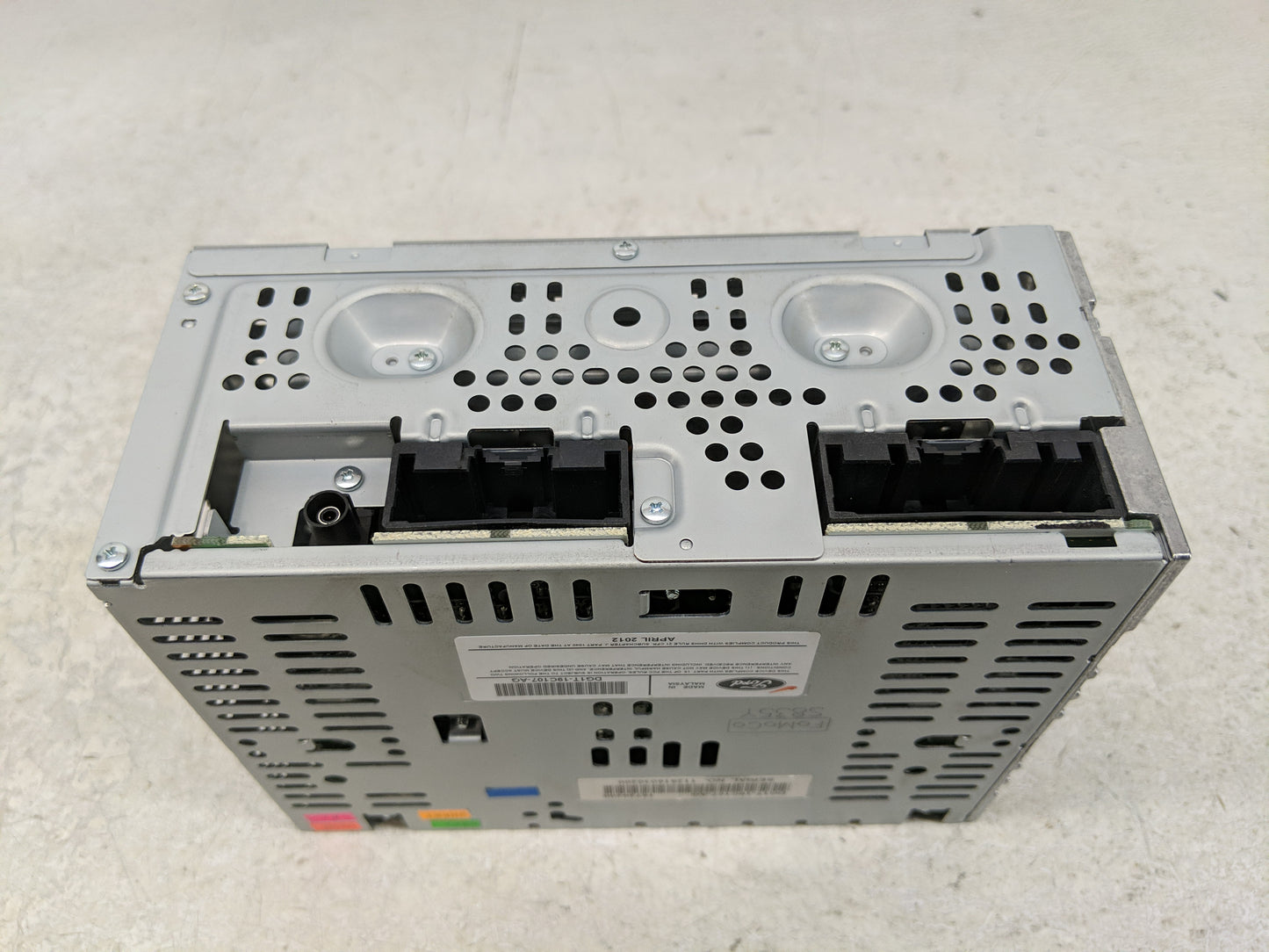 2013-2014 Ford Taurus Radio AM FM Cd Player Receiver Replacement P/N:DG1T-19C107-AG Fits Fits 2013 2014 OEM Used Auto Parts