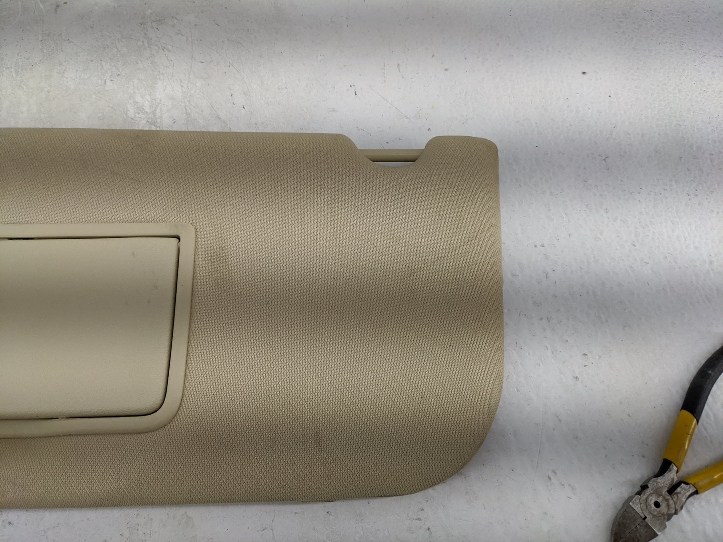 2013-2019 Ford Taurus Sun Visor Shade Replacement Driver Left Mirror Fits Fits 2013 2014 2015 2016 2017 2018 2019 OEM Used A