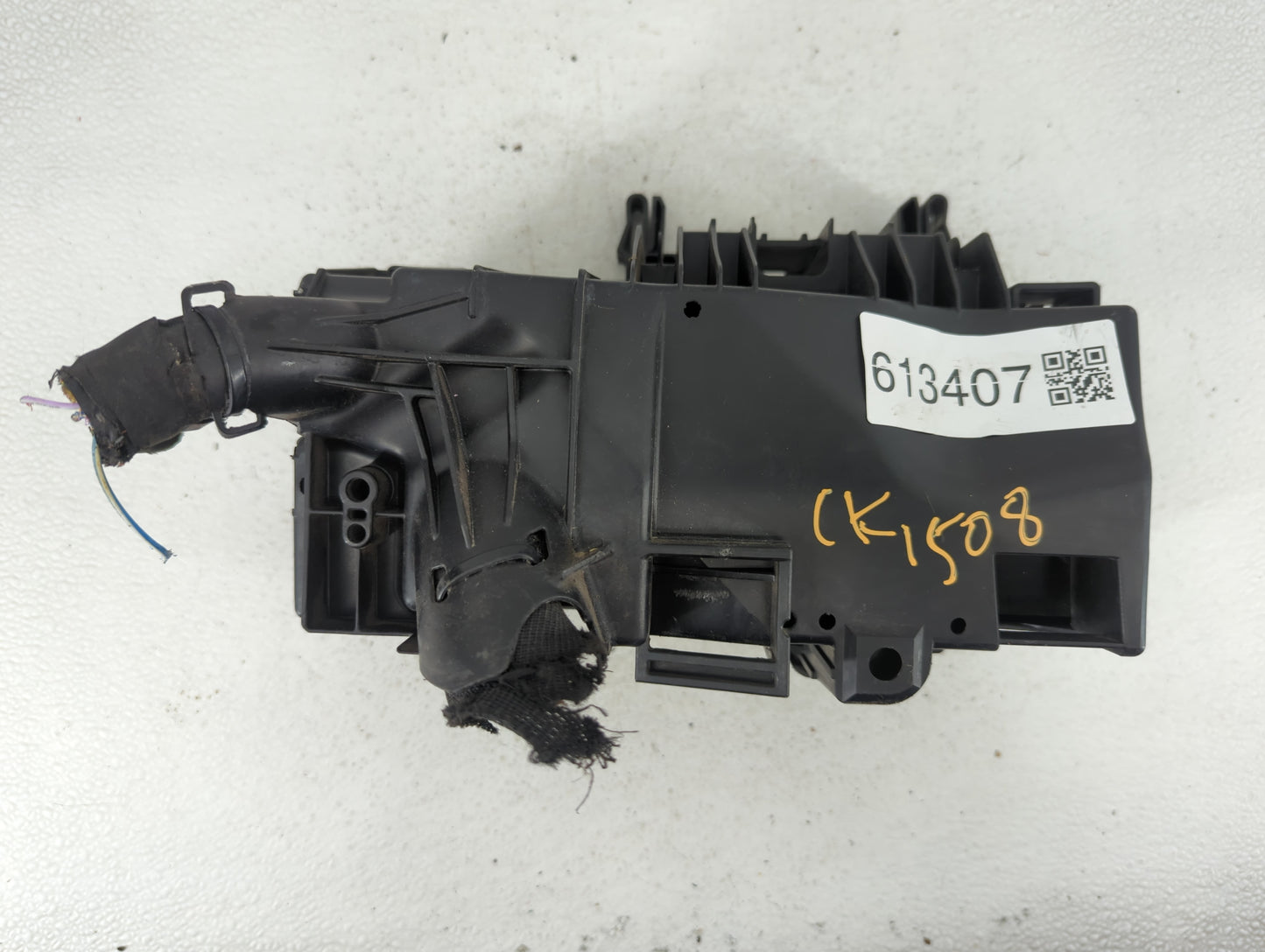 2013-2016 Ford Taurus Fusebox Fuse Box Panel Relay Module P/N:DG1T-14A003-BA Fits Fits 2013 2014 2015 2016 OEM Used Auto Par