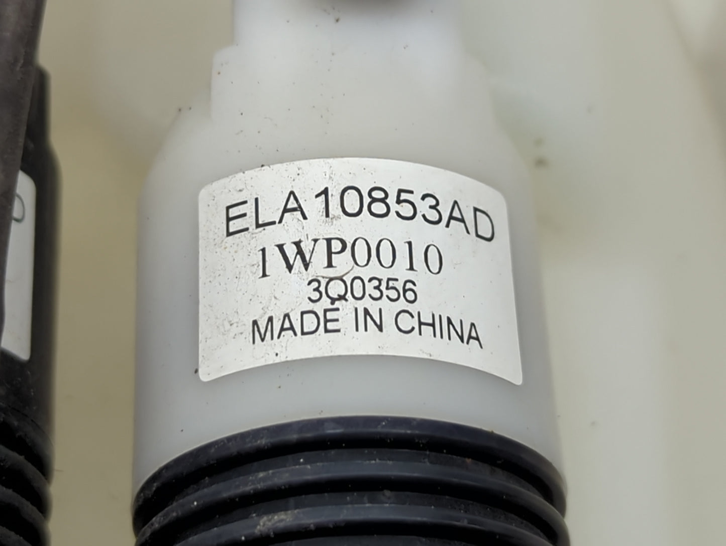 2010-2017 Gmc Acadia Windshield Washer Fluid Reservoir Bottle Oem 1474001 - Oemusedautoparts1.com