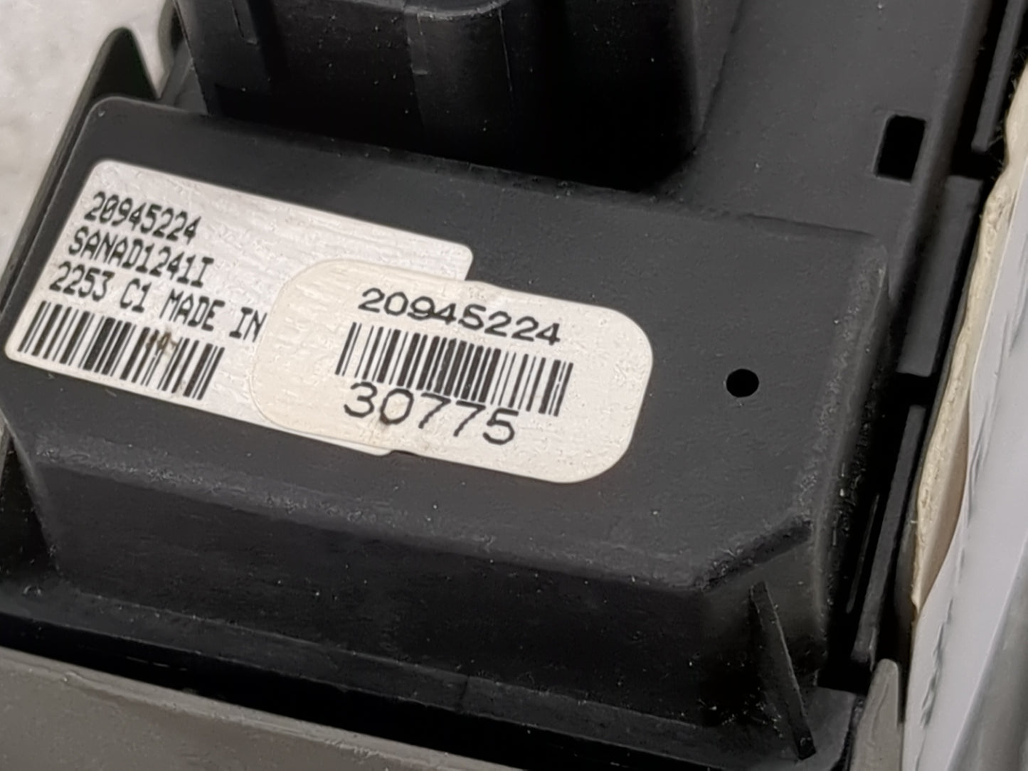 2007-2017 Gmc Acadia Master Power Window Switch Replacement Driver Side Left P/N:20945224 Fits OEM Used Auto Parts - Oemused