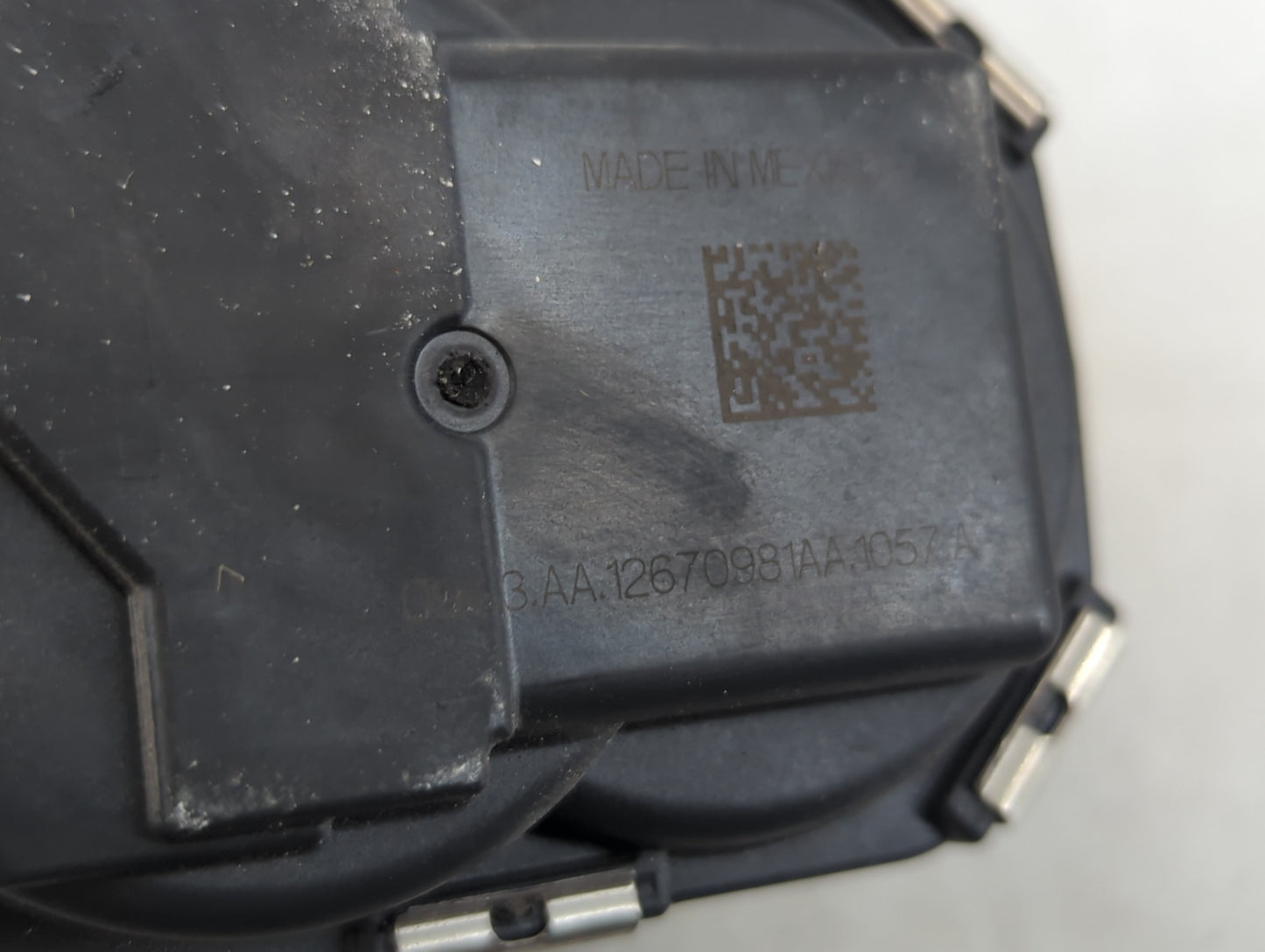2012-2017 Gmc Acadia Throttle Body P/N:12670981AA Fits Fits 2012 2013 2014 2015 2016 2017 2018 2019 2020 2021 2022 OEM Used