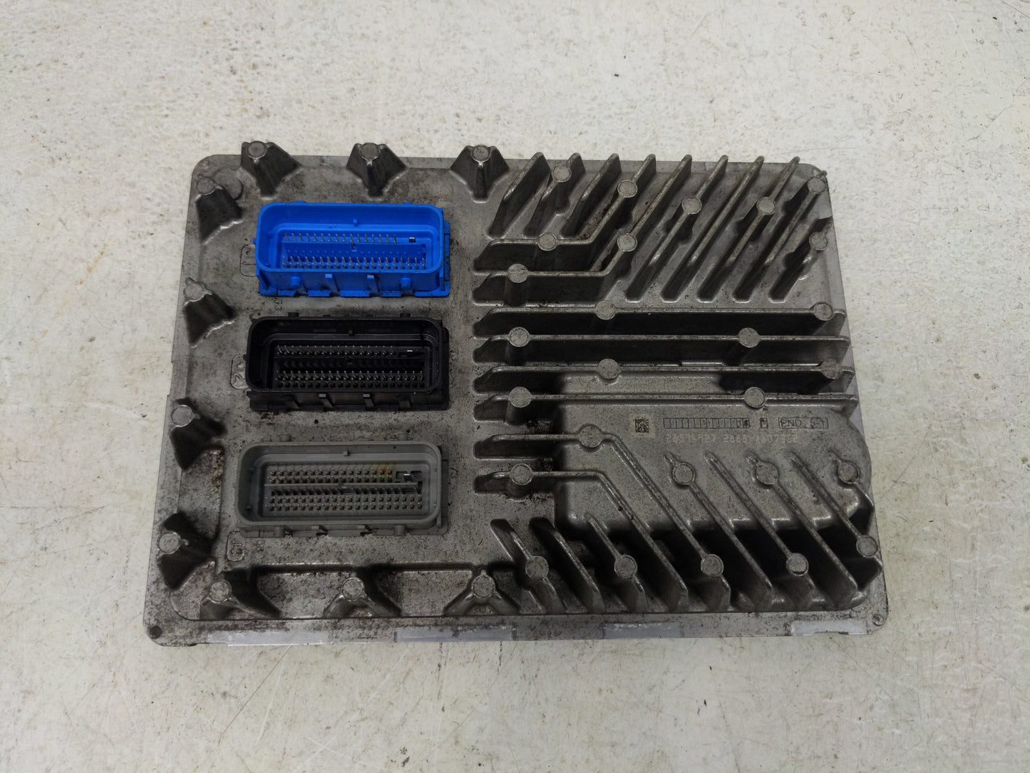 2014-2016 Gmc Sierra PCM Engine Control Computer ECU ECM PCU OEM P/N:12696364 Fits Fits 2014 2015 2016 OEM Used Auto Parts -