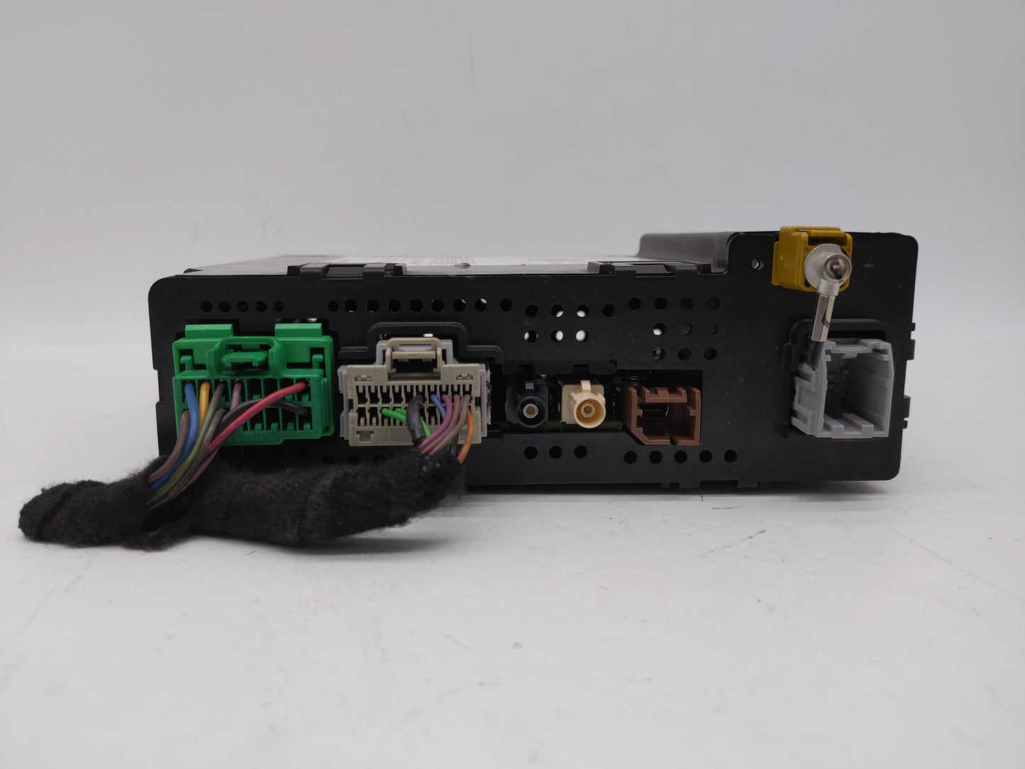 2014 Gmc Sierra 1500 Radio AM FM Cd Player Receiver Replacement P/N:23151543 13590746, 13592804 Fits Fits 2013 2015 OEM Used