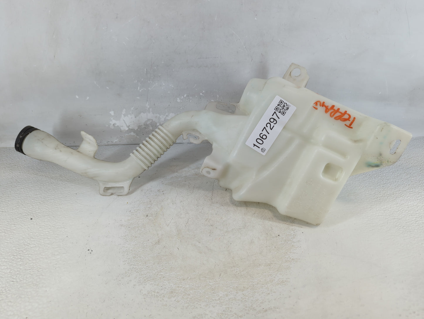 2010-2017 Gmc Terrain Windshield Washer Fluid Reservoir Bottle Oem - Oemusedautoparts1.com