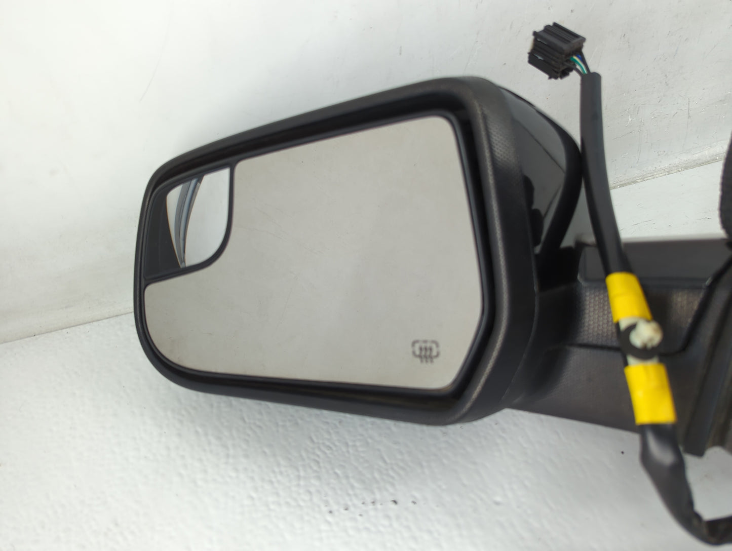 2011-2014 Gmc Terrain Driver Side View Mirror - Left Door Mirror OEM Used - Oemusedautoparts1.com