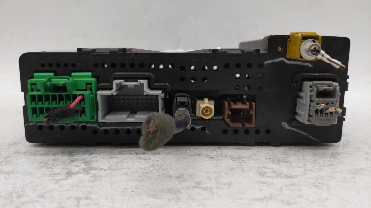 2015 Gmc Yukon Radio AM FM Cd Player Receiver Replacement P/N:13590746 13592804 Fits Fits 2013 2014 OEM Used Auto Parts - Oe