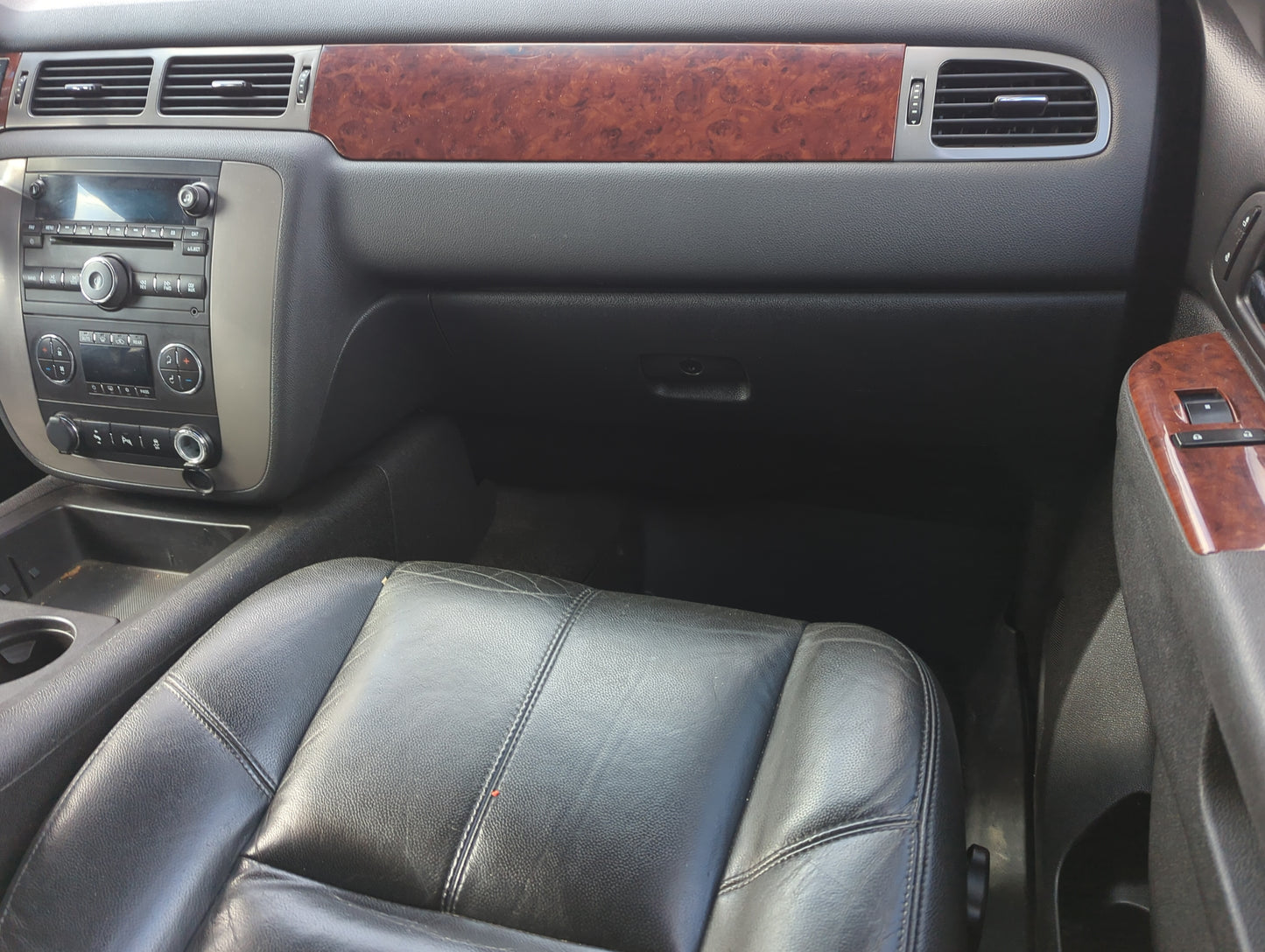 2014 Gmc Yukon Xl 1500 Passenger Glove Box Door Storage Compartment - Oemusedautoparts1.com