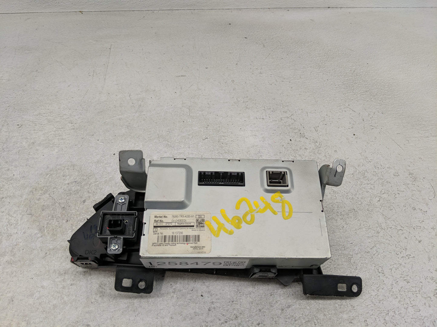 2014 Honda Civic Radio AM FM Cd Player Receiver Replacement P/N:78260-TR3-A020-M1 Fits OEM Used Auto Parts - Oemusedautopart