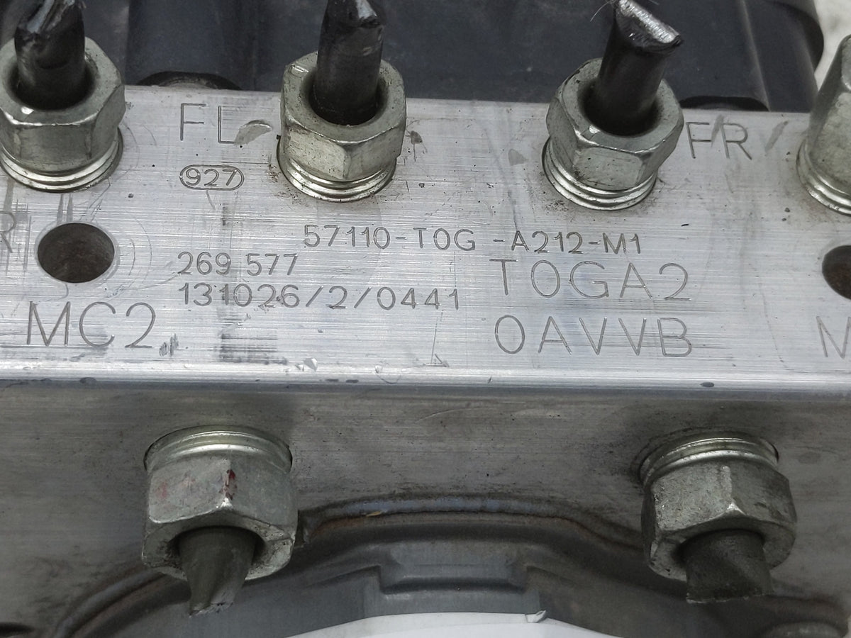 2014 Honda Cr-V Anti-Lock Brake ABS Pump Module Actuator OEM P/N:57110-T0G-A212-M1 Fits OEM Used Auto Parts - Oemusedautopar