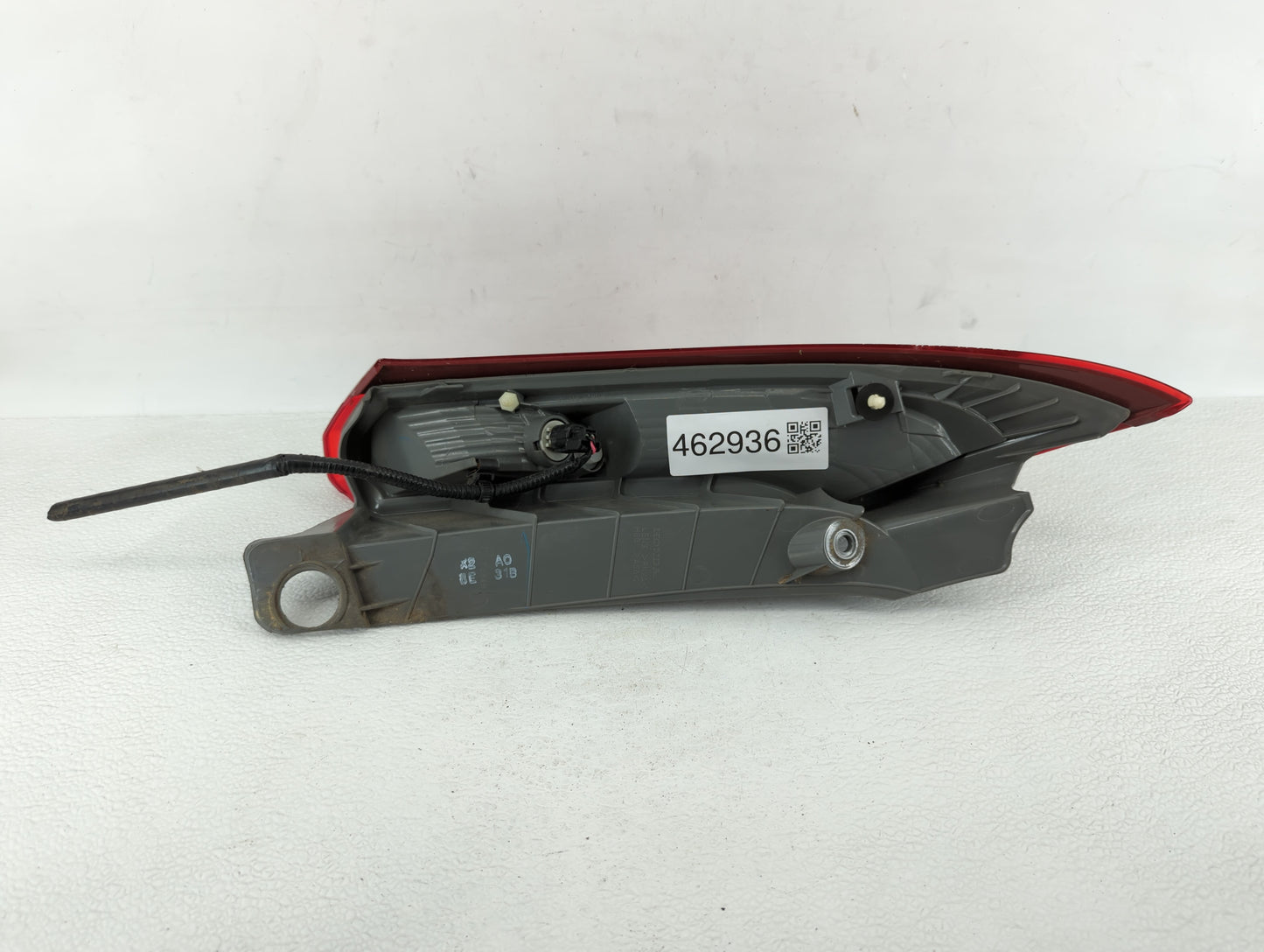 2012-2014 Honda Cr-V Tail Light Assembly Passenger Right OEM P/N:UD11CZT0AAA0 UK16DXT0AAA0, UK30CXT0AA Fits Fits 2012 2013 2