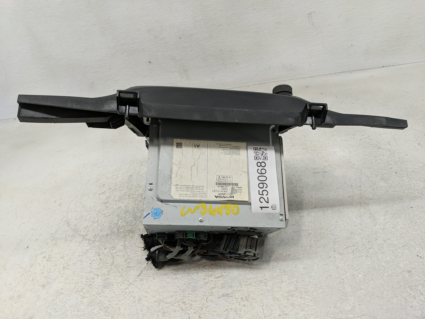 2014-2017 Honda Odyssey Radio AM FM Cd Player Receiver Replacement Fits Fits 2014 2015 2016 2017 OEM Used Auto Parts - Oemus
