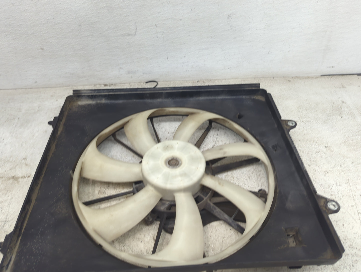 2011-2017 Honda Odyssey Electric Radiator Cooling Fan Motor Assembly Fits Fits 2011 2012 2013 2014 2015 2016 2017 OEM Used A