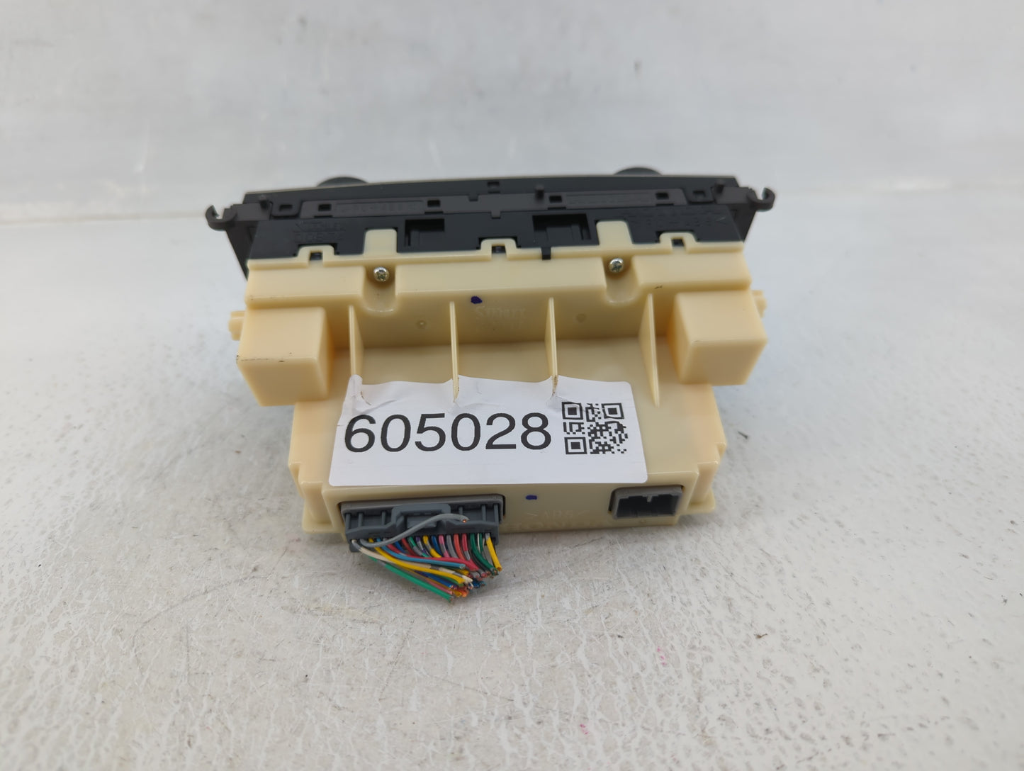 2013-2015 Honda Pilot Climate Control Module Temperature AC/Heater Replacement P/N:NH834L Fits Fits 2013 2014 2015 OEM Used