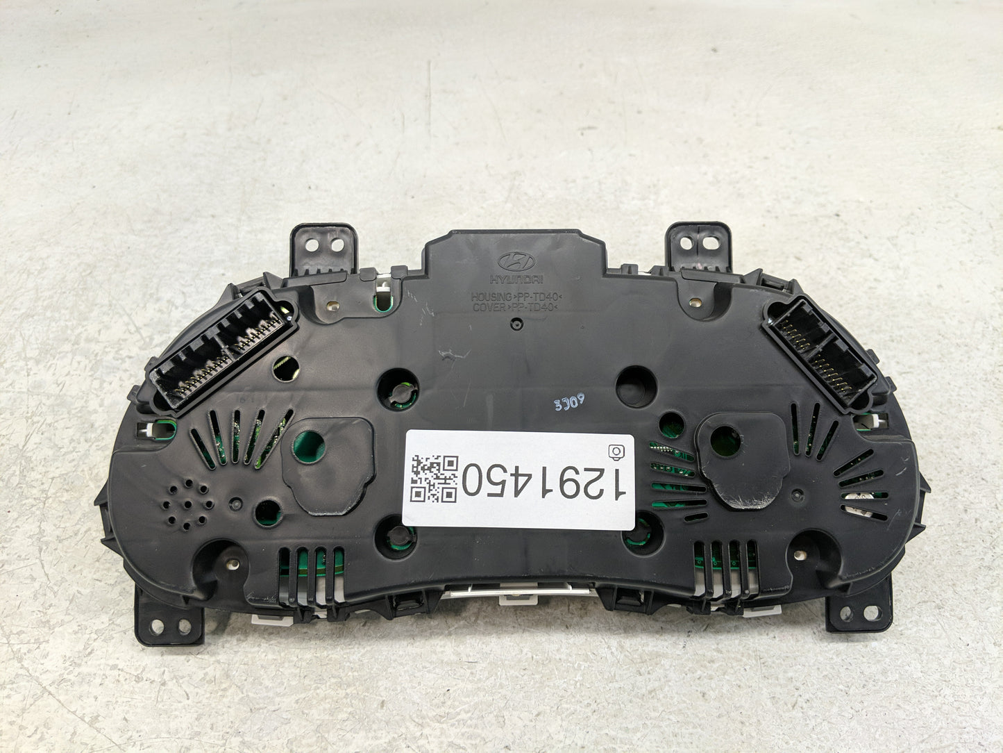 2013-2014 Hyundai Accent Instrument Cluster Speedometer Gauges P/N:94001-1R005 Fits Fits 2013 2014 OEM Used Auto Parts - Oem