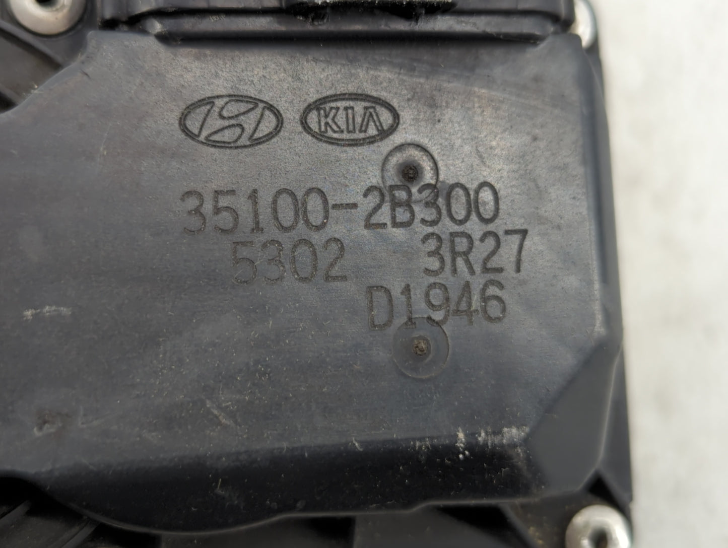 2012-2019 Hyundai Accent Throttle Body P/N:35100-2B300 Fits Fits 2012 2013 2014 2015 2016 2017 2018 2019 OEM Used Auto Parts