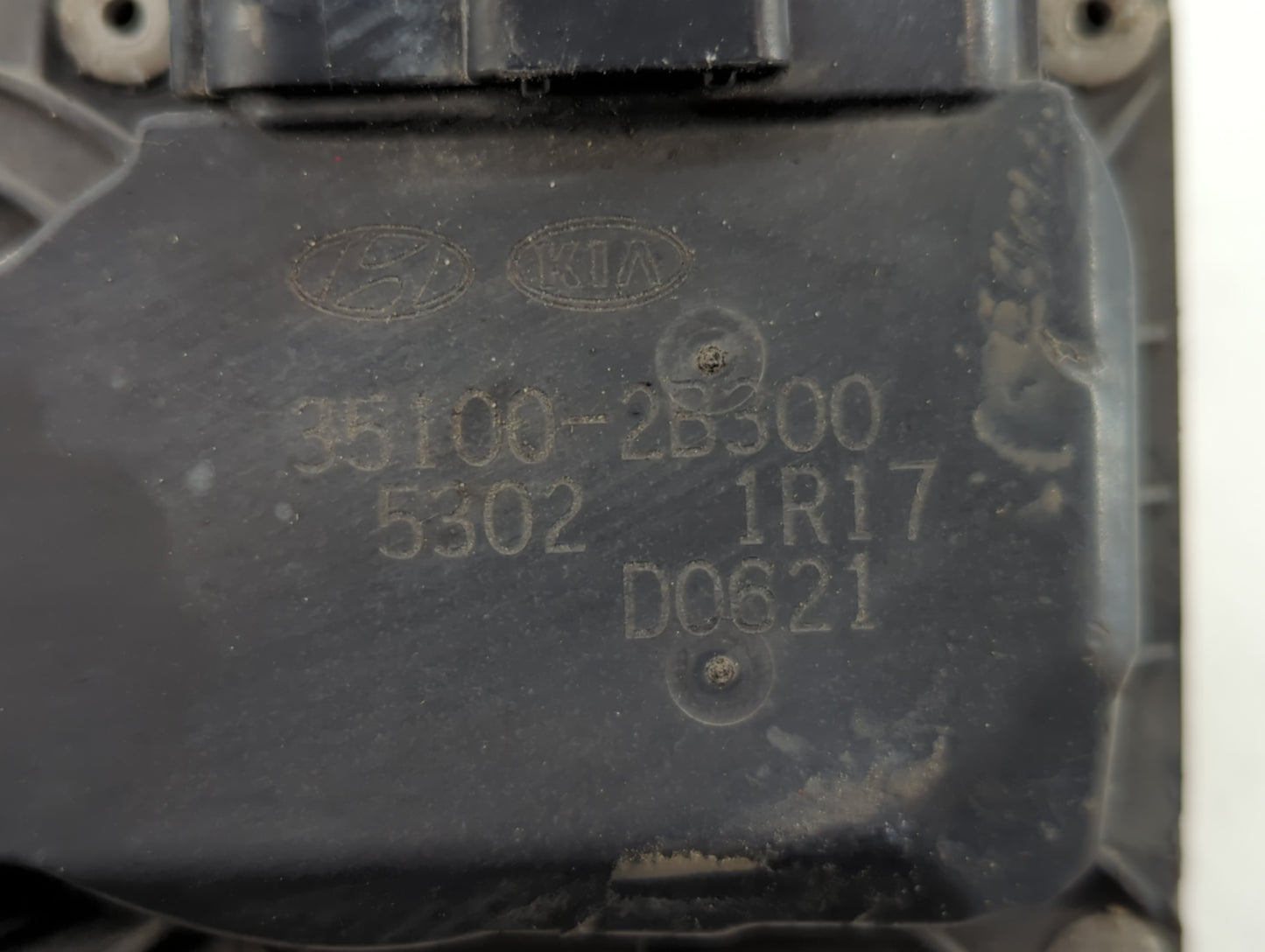 2012-2019 Hyundai Accent Throttle Body P/N:35100-2B300 Fits Fits 2012 2013 2014 2015 2016 2017 2018 2019 OEM Used Auto Parts