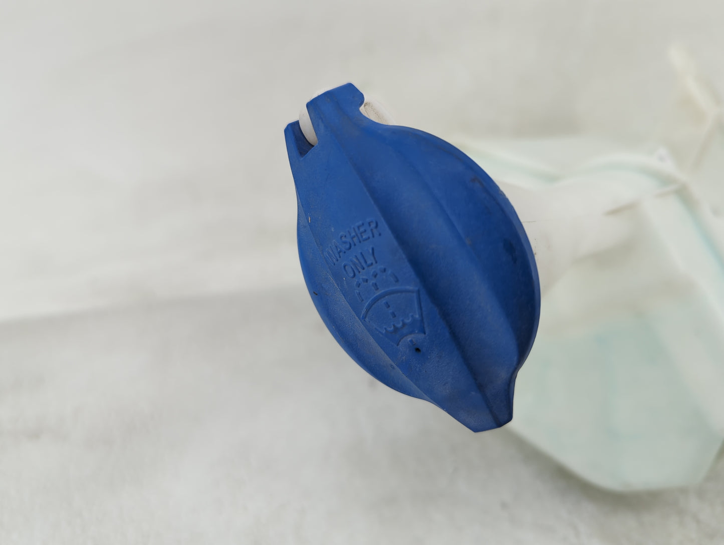 2014-2016 Hyundai Elantra Windshield Washer Fluid Reservoir Bottle Oem - Oemusedautoparts1.com