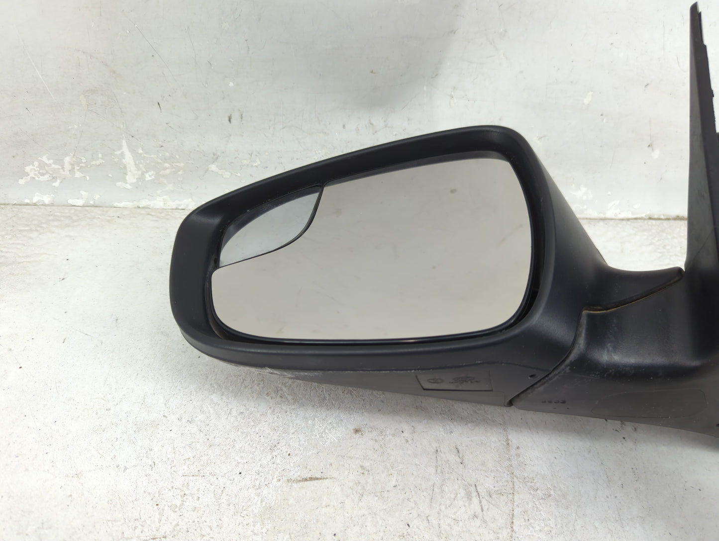 2014-2016 Hyundai Elantra Driver Side View Mirror - Left Door Mirror OEM Used - Oemusedautoparts1.com