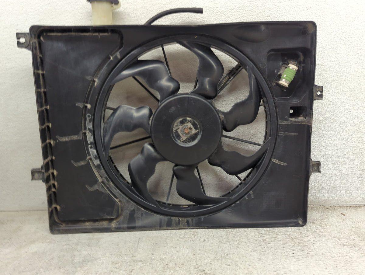 2014-2016 Hyundai Elantra Electric Radiator Cooling Fan Motor Assembly Fits Fits 2014 2015 2016 2017 2018 OEM Used Auto Part