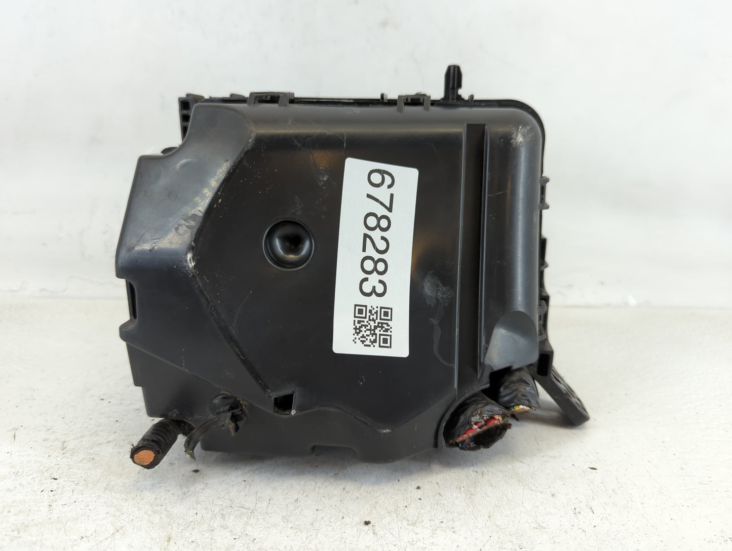 2014-2015 Hyundai Elantra Fusebox Fuse Box Panel Relay Module P/N:91239 A5395 Fits Fits 2014 2015 OEM Used Auto Parts - Oemu