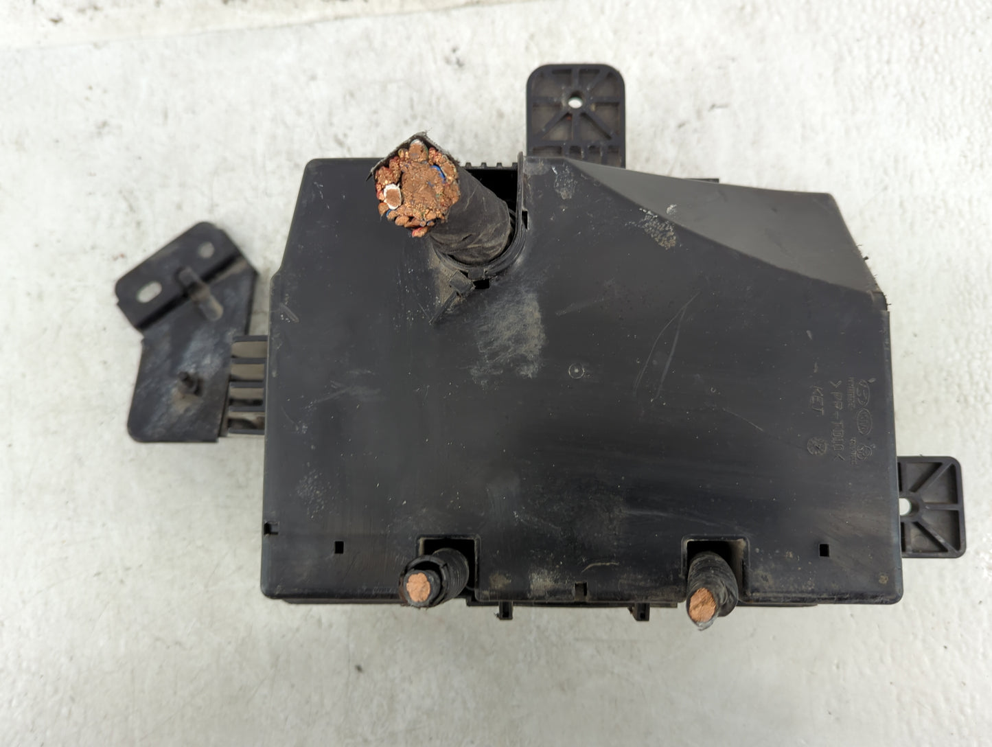 2013-2014 Hyundai Genesis Fusebox Fuse Box Panel Relay Module Fits Fits 2013 2014 OEM Used Auto Parts - Oemusedautoparts1.co