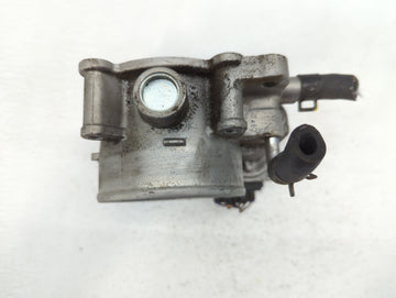 2012-2014 Hyundai Genesis Throttle Body P/N:35100-3CBA0 35100-36BA0 Fits Fits 2012 2013 2014 OEM Used Auto Parts