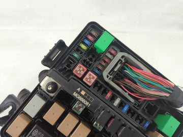 2014 Hyundai Santa Fe Fusebox Fuse Box Panel Relay Module Fits OEM Used Auto Parts