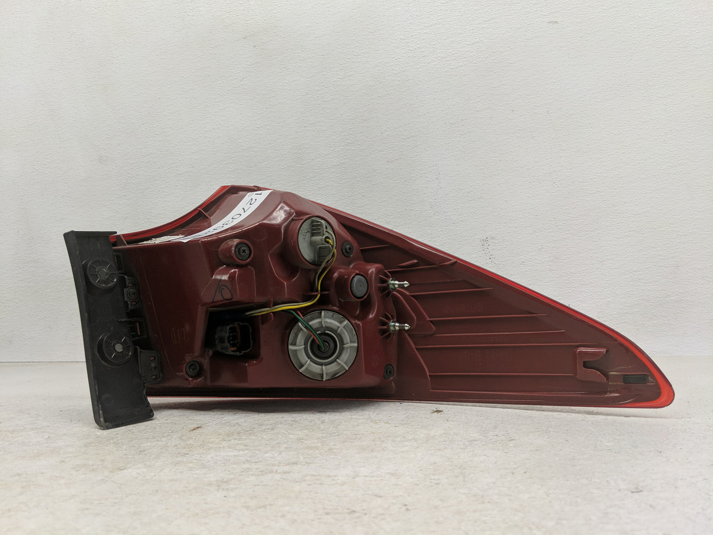 2013-2016 Hyundai Santa Fe Tail Light Assembly Passenger Right OEM Fits Fits 2013 2014 2015 2016 OEM Used Auto Parts - Oemus