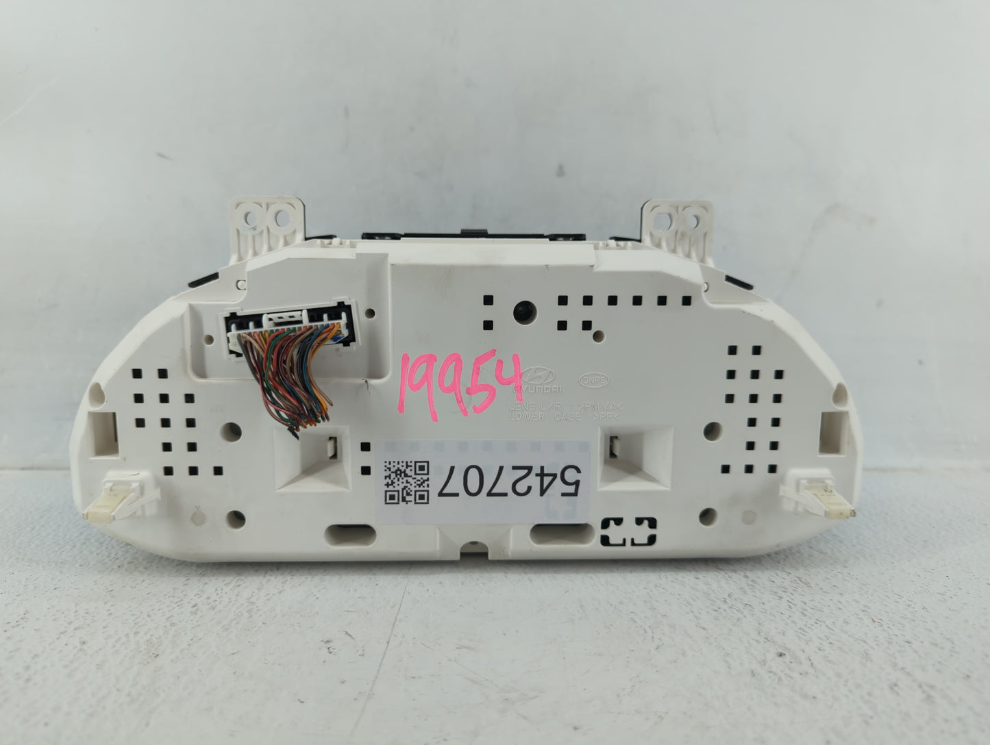 2013-2014 Hyundai Santa Fe Instrument Cluster Speedometer Gauges P/N:94001-4Z011 Fits Fits 2013 2014 OEM Used Auto Parts - O